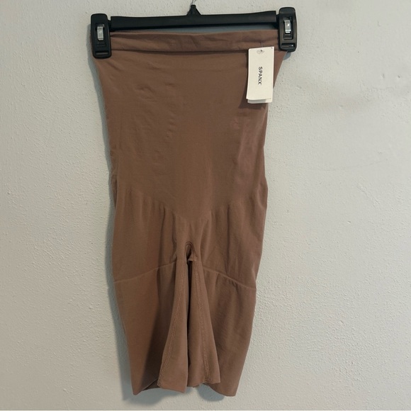 SPANX Brown Shapewear Shorts - Picture 1 of 3